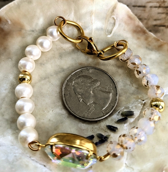 White Opal W/ Gold Specks & Pearls With White AB Centerpiece Bracelet - Picture 5 of 5